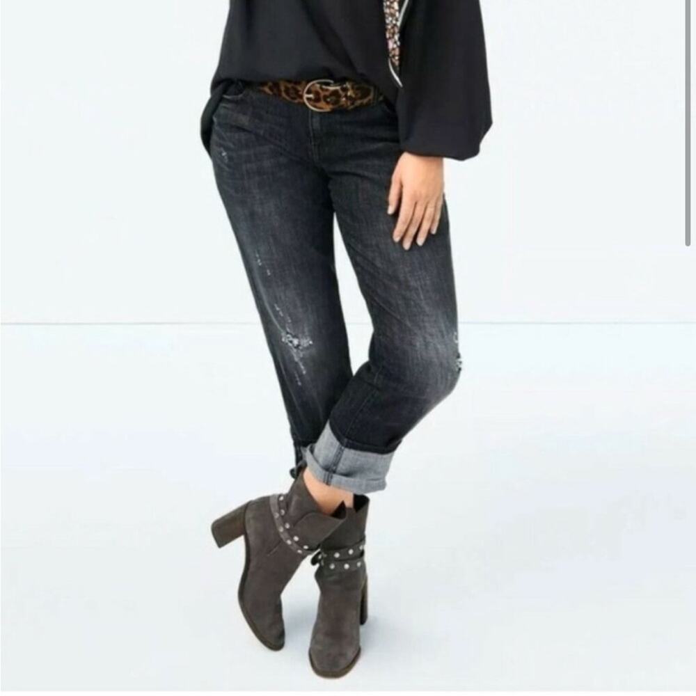 Cabi #3749 Slim Boyfriend Jeans Distressed
Relaxed Fit Denim Shadow Wash Black 2